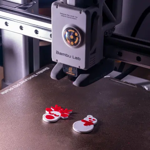 Festive ornaments on the print bed